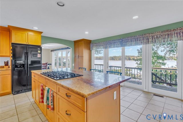 1718 Mariners Woods Drive, Hartfield, VA 23071