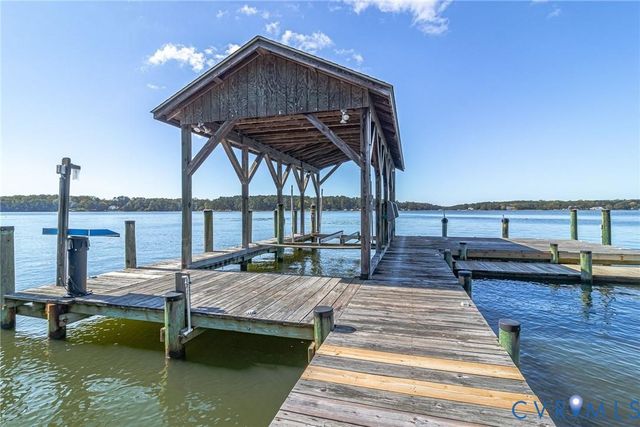 1718 Mariners Woods Drive, Hartfield, VA 23071