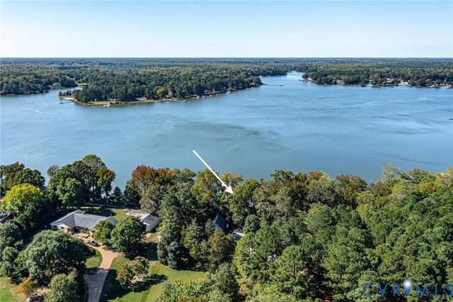 1718 Mariners Woods Drive, Hartfield, VA 23071