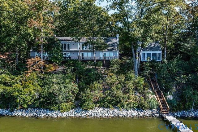 1718 Mariners Woods Drive, Hartfield, VA 23071