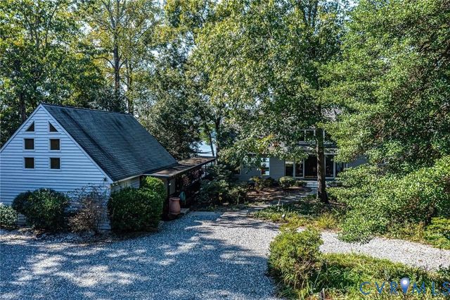 1718 Mariners Woods Drive, Hartfield, VA 23071