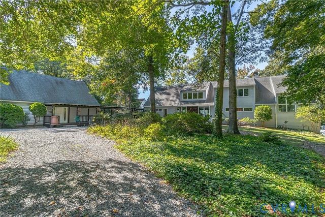 1718 Mariners Woods Drive, Hartfield, VA 23071