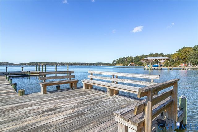 1718 Mariners Woods Drive, Hartfield, VA 23071