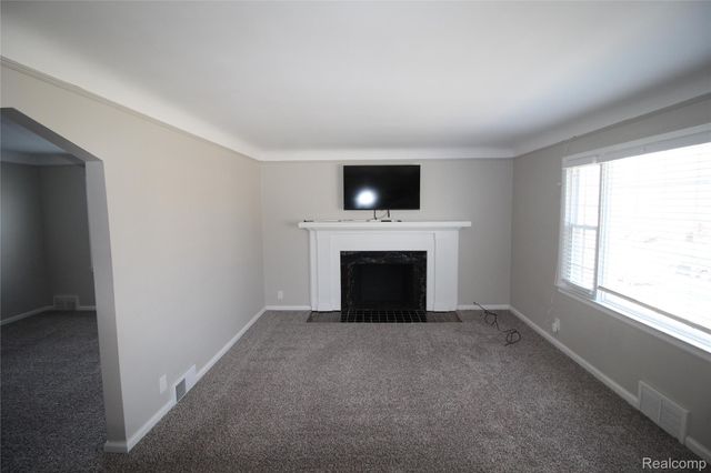 10427 S Morrow Circle, Dearborn, MI 48126