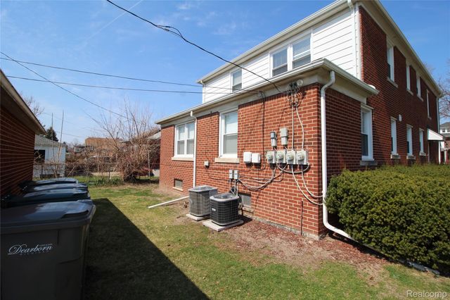 10427 S Morrow Circle, Dearborn, MI 48126