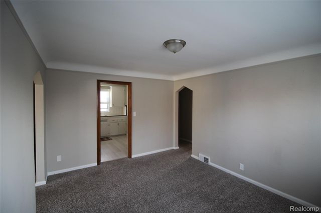 10427 S Morrow Circle, Dearborn, MI 48126