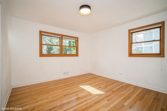 119 E Ellis Avenue, Libertyville, IL 60048