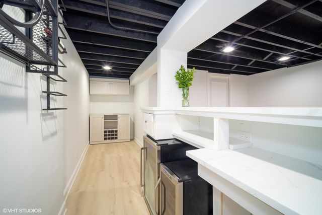 119 E Ellis Avenue, Libertyville, IL 60048