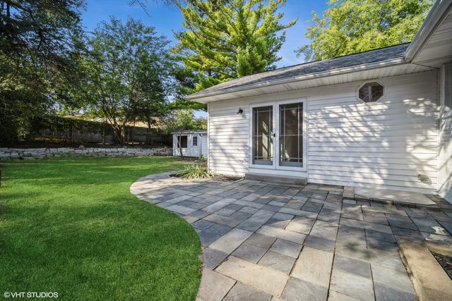 119 E Ellis Avenue, Libertyville, IL 60048