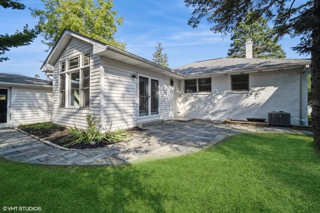 119 E Ellis Avenue, Libertyville, IL 60048