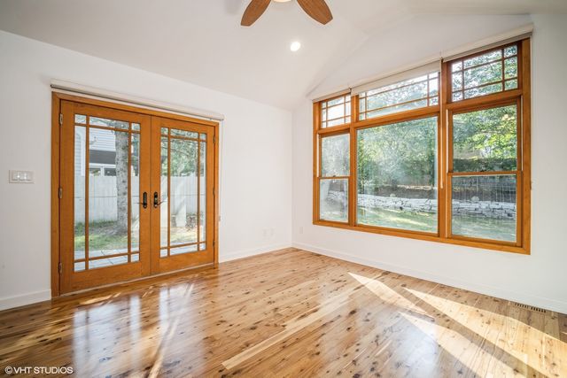 119 E Ellis Avenue, Libertyville, IL 60048