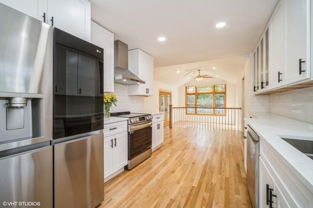 119 E Ellis Avenue, Libertyville, IL 60048