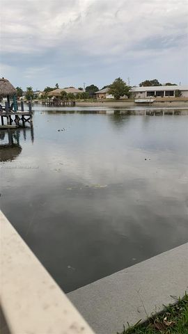 320 SE 15 Place, Cape Coral, FL 33990
