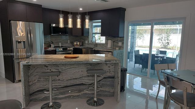 320 SE 15 Place, Cape Coral, FL 33990