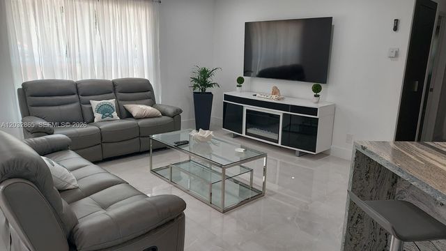 320 SE 15 Place, Cape Coral, FL 33990
