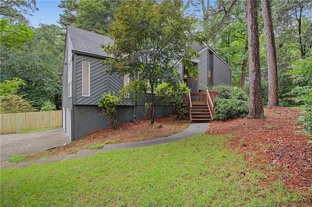 10780 Shagbark Trail, Roswell, GA 30075