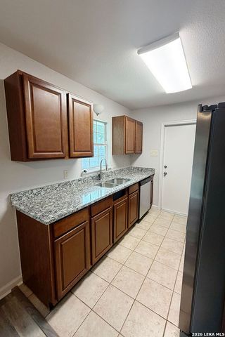 4338 Sun Vista Ln, San Antonio, TX 78217