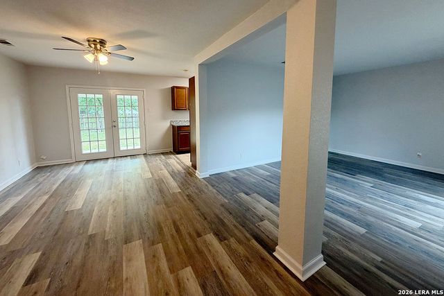 4338 Sun Vista Ln, San Antonio, TX 78217
