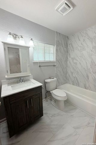 4338 Sun Vista Ln, San Antonio, TX 78217