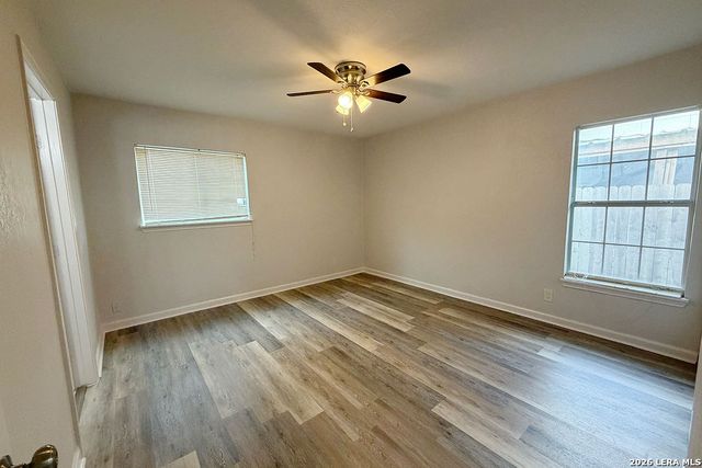 4338 Sun Vista Ln, San Antonio, TX 78217