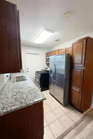 4338 Sun Vista Ln, San Antonio, TX 78217