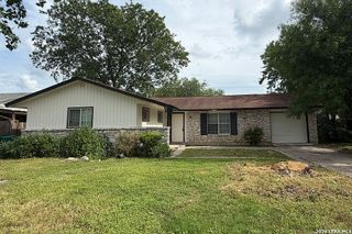 4338 Sun Vista Ln, San Antonio, TX 78217
