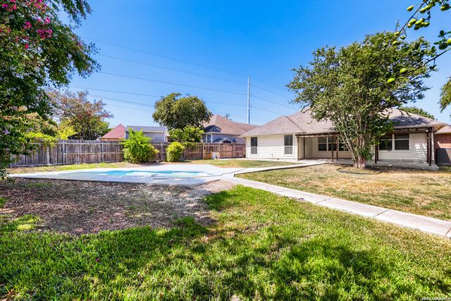 2308 N Ranch Estates Blvd, New Braunfels, TX 78130