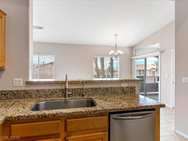 2305 HORIZON RIDGE 3923, Henderson, NV 89052