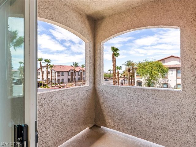 2305 HORIZON RIDGE 3923, Henderson, NV 89052