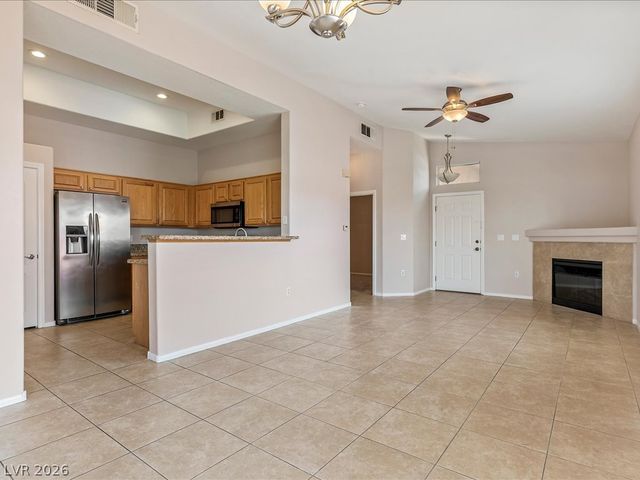 2305 HORIZON RIDGE 3923, Henderson, NV 89052
