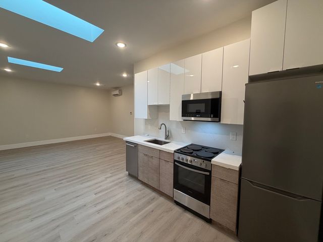 66 Emerson St 303, Haverhill, MA 01830