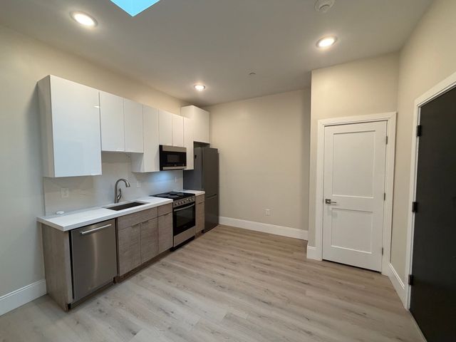 66 Emerson St 303, Haverhill, MA 01830
