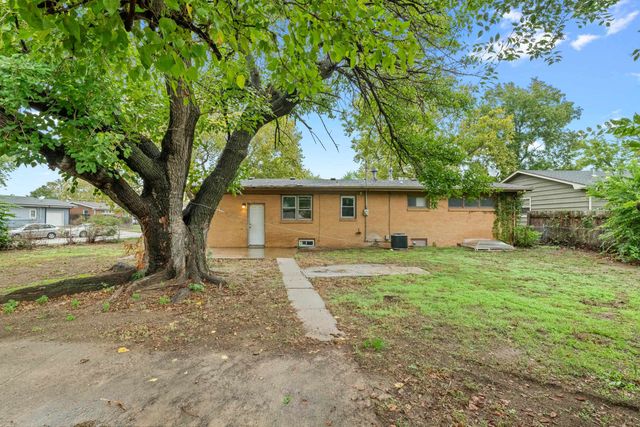 1201 E Fortuna, Wichita, KS 67216