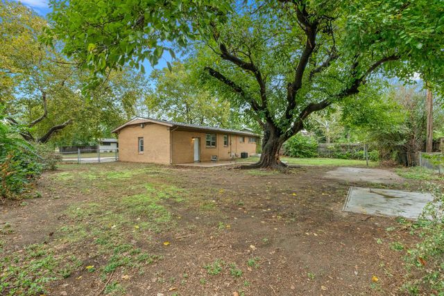 1201 E Fortuna, Wichita, KS 67216