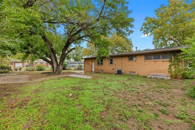 1201 E Fortuna, Wichita, KS 67216