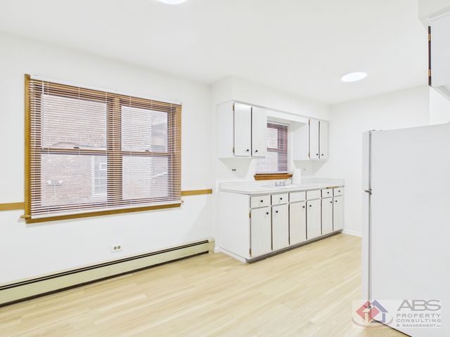 11219 S Martin Luther King Drive 2R, Chicago, IL 60628