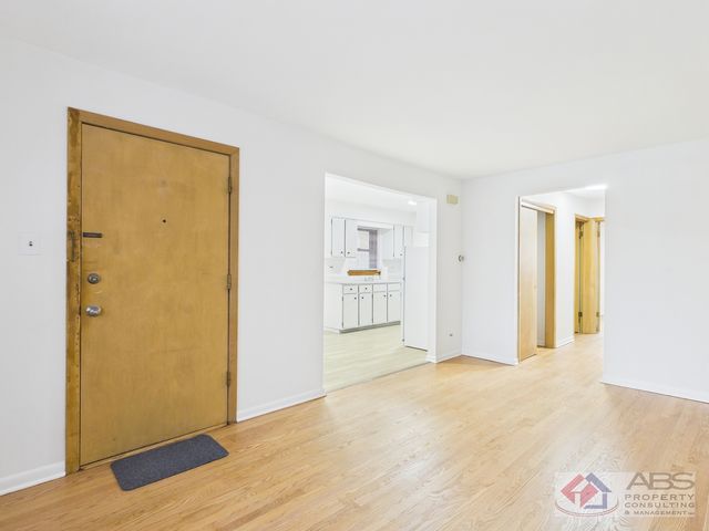 11219 S Martin Luther King Drive 2R, Chicago, IL 60628