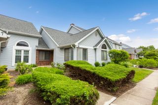 6 Hastings Lane 6, Lincolnshire, IL 60069