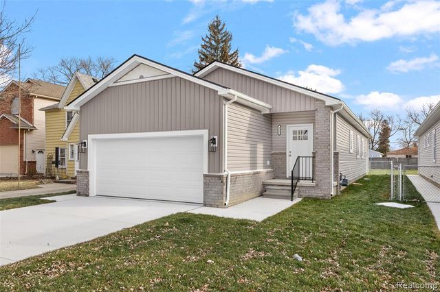 4845 Harding St, Dearborn Heights, MI 48125