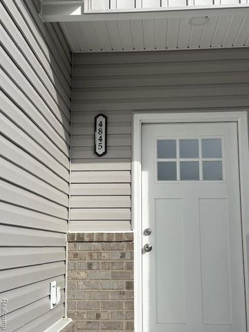 4845 Harding St, Dearborn Heights, MI 48125