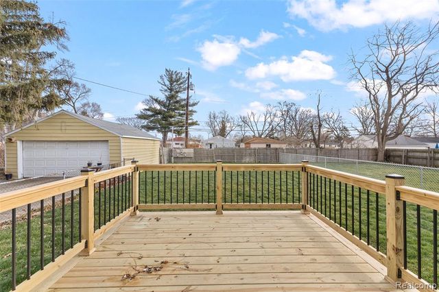 4845 Harding St, Dearborn Heights, MI 48125