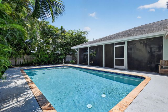 1145 Julia Heights Drive, Lantana, FL 33462