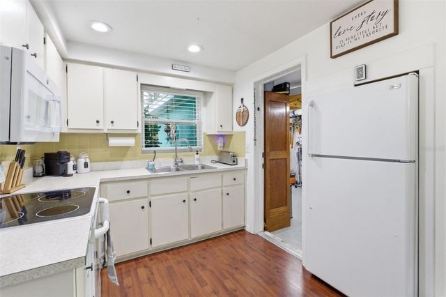 1111 IDLEBRIAR WAY, Tarpon Springs, FL 34689