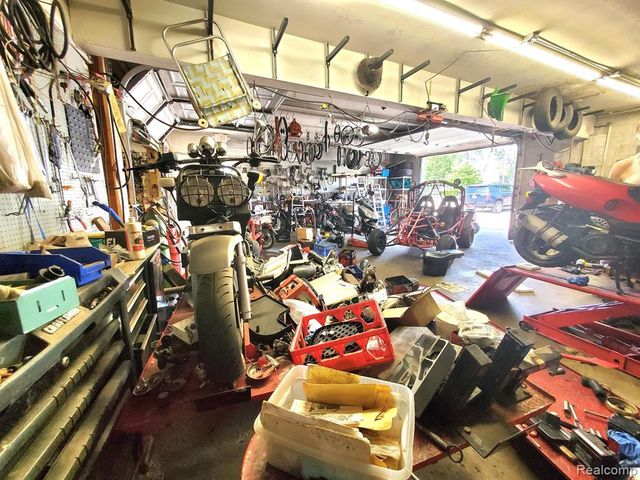 3123 S Wayne Road, Wayne, MI 48184