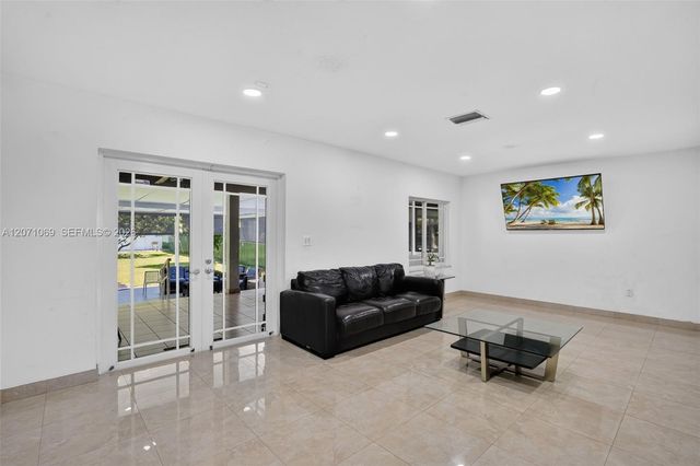 6010 SW 19 Street 6010, Miami, FL 33155