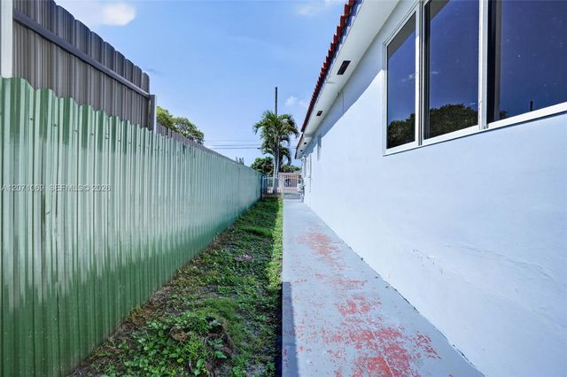 6010 SW 19 Street 6010, Miami, FL 33155