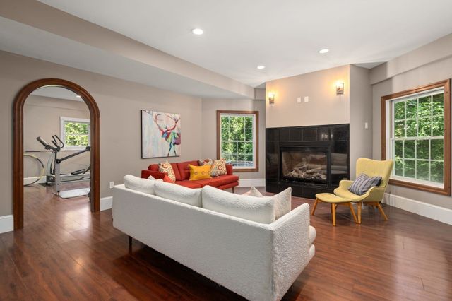 64 Cudworth Ln, Sudbury, MA 01776