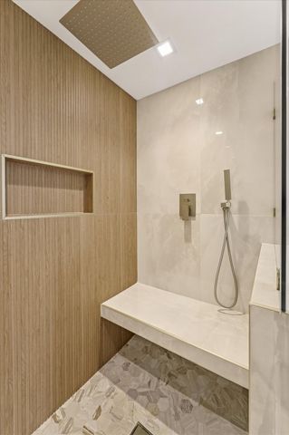 5001 Woodway Drive 1305, Houston, TX 77056