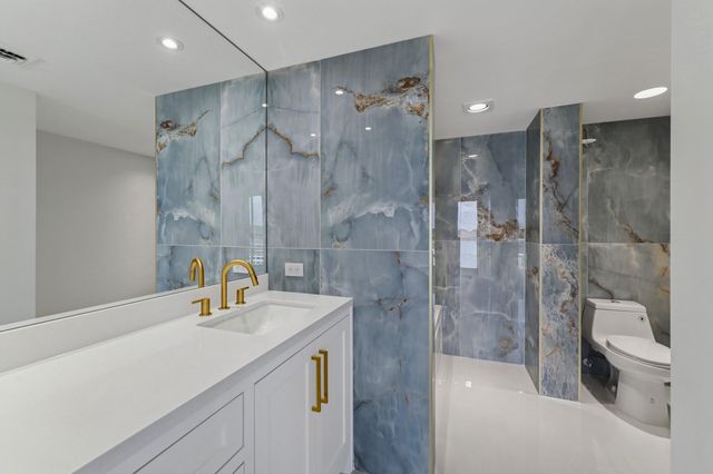 5001 Woodway Drive 1305, Houston, TX 77056