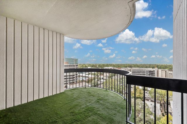 5001 Woodway Drive 1305, Houston, TX 77056